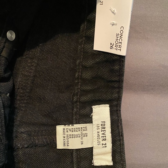 Black jean shorts - Picture 2 of 4